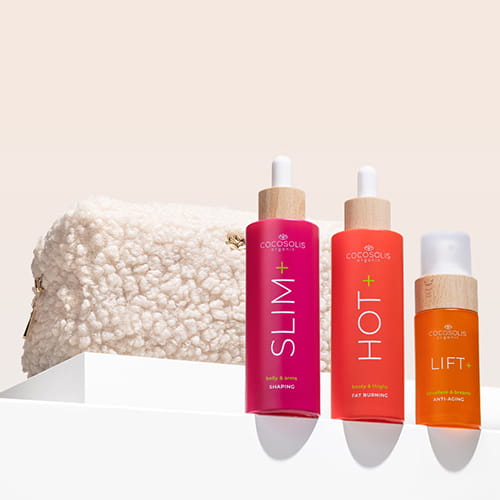 HOT TRANSFORMATION + GIFT: LIFT+ hebt die Brust, strafft und glättet Hals und Dekolleté. SLIM+ reduziert den Umfang, strafft und formt Bauch und Arme. HOT+ lässt das Fett schmelzen und reduziert den Umfang von Po und Oberschenkeln. Die Cloud Pouch ist ein Geschenk von uns: ein flauschiges Juwel für Ihre Etui-Sammlung.