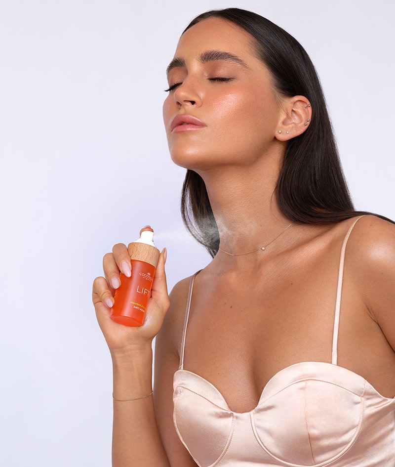 SMOOTH & FIRM: Το LIFT+ ανασηκώνει το στήθος, συσφίγγει και λειαίνει τον λαιμό και το ντεκολτέ. Το SKIN+ μειώνει ορατά την κυτταρίτιδα, λειαίνει και συσφίγγει τους γλουτούς και τους μηρούς.