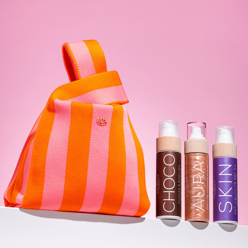 CHOCO SKIN + GIFT BAG: SKIN Anti-cellulite стяга и изглажда. CHOCO ускорява естествения бронзов тен и подхранва. AURA хидратира, освежава и озарява от глава до пети. COCOSOLIS Mini Bag e limited edition подарък от нас: мини чанта за големите летни моменти.