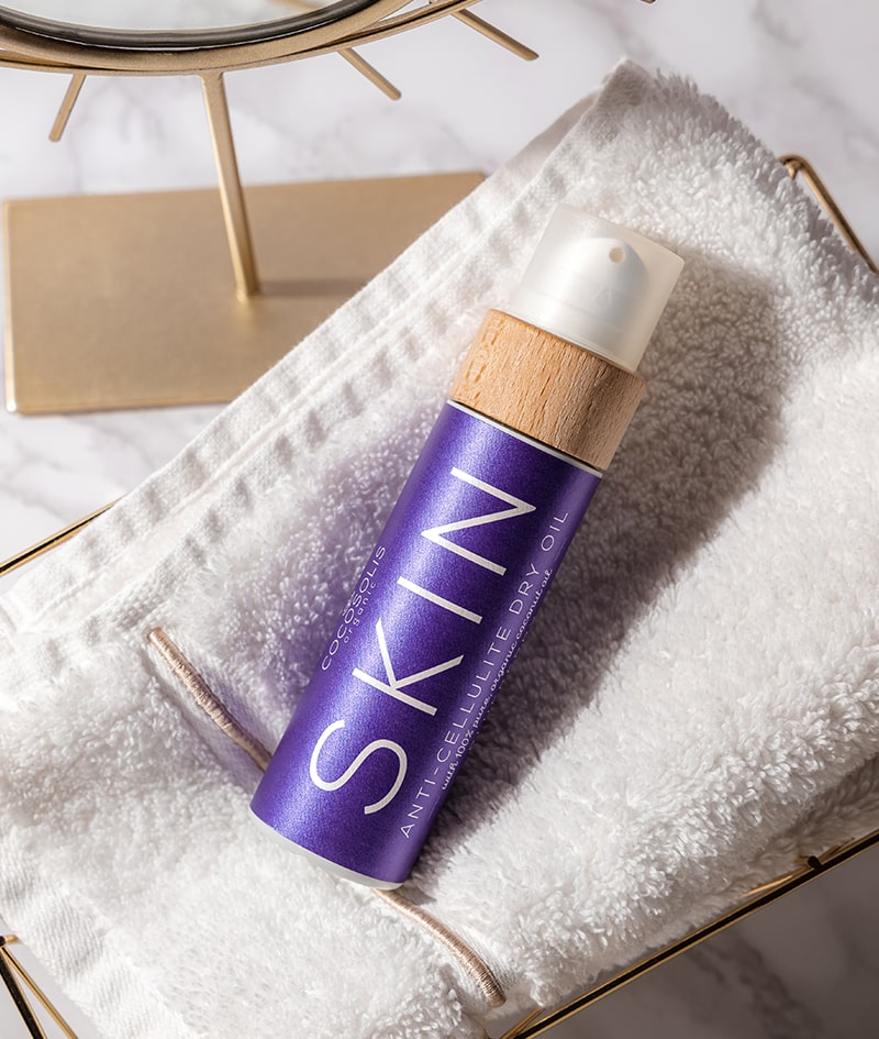 FLAWLESS TAN: Για μια όμορφη καλοκαιρινή επιδερμίδα χωρίς να εκτίθεστε στον ήλιο. Το SKIN Anti-cellulite συσφίγγει και λειαίνει τις ατέλειες. Εφαρμόζοντας άψογα με το γάντι, το SOLIS δίνει ένα υπέροχο μπρονζέ μαύρισμα.
