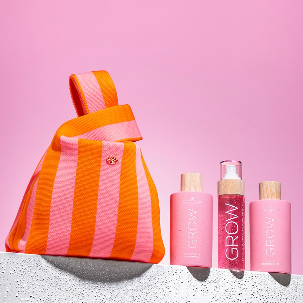 GROW BOOST + GIFT BAG: Нека науката и природата работят за косата ви. Шампоан и балсам GROW с KERASCALP™ и серум спрей GROW с Hair Stimulation Complex™ клинично доказано постигат по-силна и гъста коса, която расте. COCOSOLIS Mini Bag e limited edition подарък от нас: мини чанта за големите летни моменти.