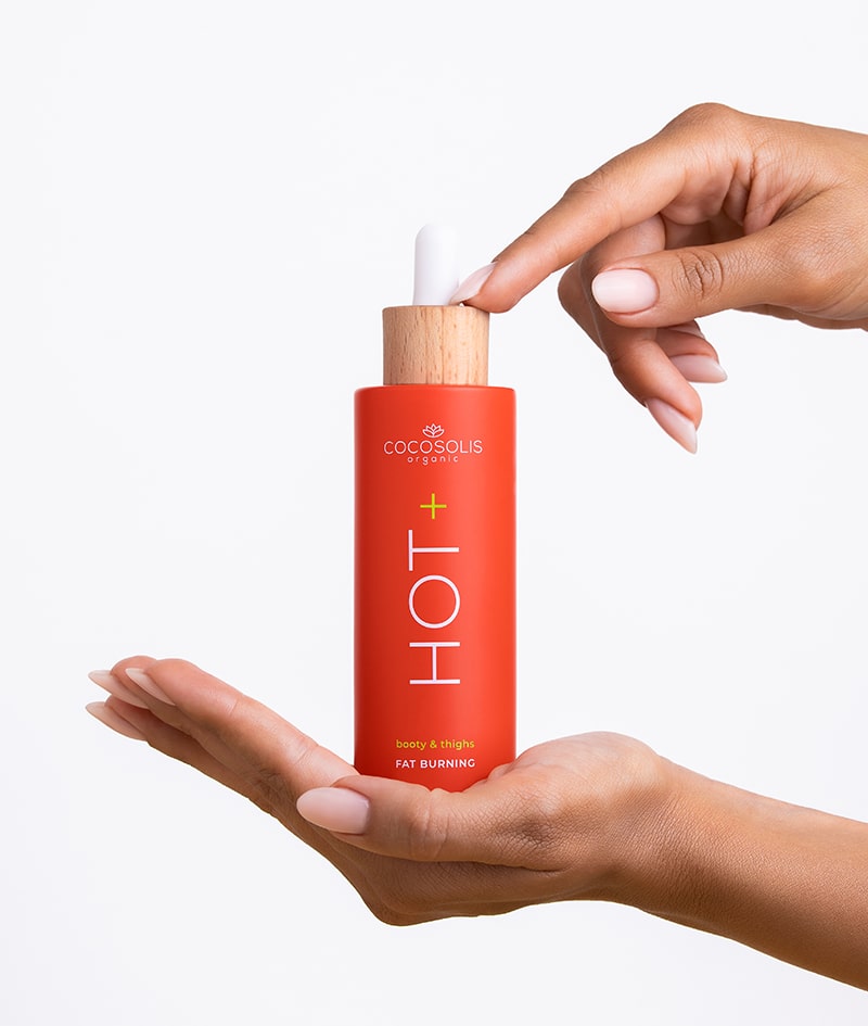 HOT CURVES: SLIM+ reduce circumferința taliei, strânge și modelează abdomenul și brațele. HOT+ topește grăsimea și reduce circumferința feselor și coapselor.