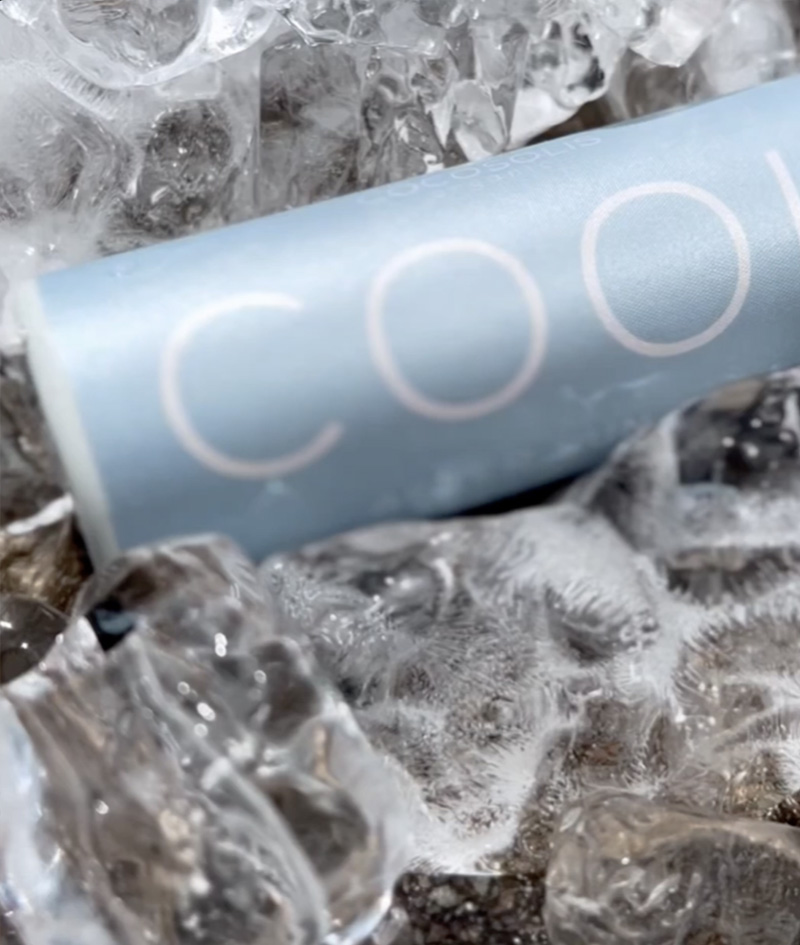 COOL After Sun Oil: After-sun oil. Revitalises and soothes. With refreshing mint.