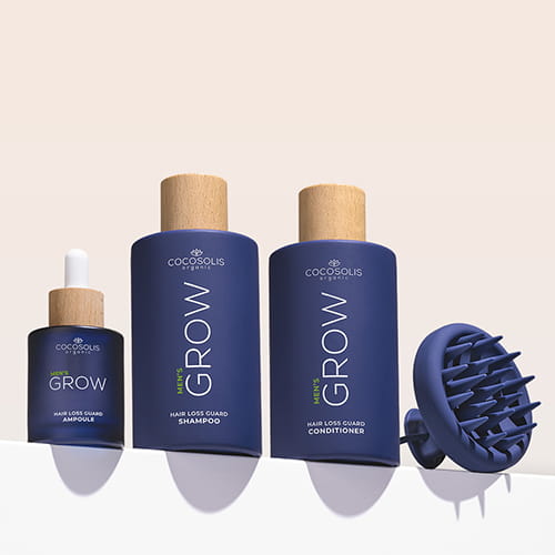 ANTI-HAIR LOSS THERAPY: Τέσσερα προϊόντα, ένας στόχος – τέλος στην τριχόπτωση.
Σαμπουάν GROW Men εξουδετερώνει την ορμόνη DHT, η οποία ευθύνεται για την τριχόπτωση, βελτιστοποιεί το περιβάλλον του τριχωτού της κεφαλής και ενεργοποιεί την ανάπτυξη των μαλλιών. Conditioner GROW Men δημιουργεί ένα προστατευτικό στρώμα πάνω στην τρίχα και προσφέρει άμεσα δύναμη, πυκνότητα και όγκο.
Αμπούλα ορού GROW Men μειώνει την τριχόπτωση μέσω ισχυρής ενδυνάμωσης της τρίχας στη ρίζα και επιταχύνει ορατά την ανάπτυξή της. Scalp massager GROW Men χρησιμοποιείται μαζί με το σαμπουάν και την αμπούλα ορού για μέγιστη απορρόφηση των δραστικών συστατικών.