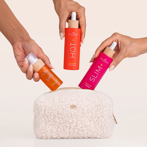 HOT TRANSFORMATION + GIFT: Το LIFT+ ανασηκώνει το στήθος, συσφίγγει και λειαίνει τον λαιμό και το ντεκολτέ. Το SLIM+ μειώνει την περιφέρεια, συσφίγγει και διαμορφώνει την κοιλιά και τα χέρια. Το HOT+ λιώνει το λίπος και μειώνει την περιφέρεια των γλουτών και των μηρών. Το Cloud Pouch είναι δώρο από εμάς: ένα χνουδωτό κόσμημα στη συλλογή σας με νεσεσέρ.