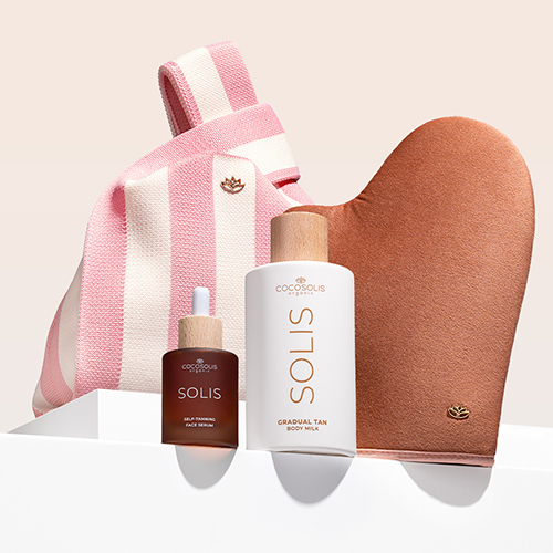 FULL GLOW + GIFT: Le sérum pour le visage SOLIS donne un bronzage d'apparence naturelle et a un effet anti-âge. Le lait pour le corps SOLIS hydrate au quotidien et s'adapte à la couleur de la peau, qui s'intensifie à chaque application. Le gant pour autobronzant est un gant en velours qui permet d'obtenir un bronzage impeccablement uniforme, sans taches ni traces. Le Gelato Bag, c'est un cadeau de notre part : prends-le avant qu'il ne fonde.