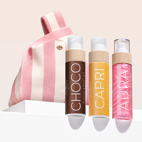SUMMER CRUSH + GIFT: Το CHOCO επιταχύνει το μαύρισμα και θρέφει την επιδερμίδα. Το CAPRI καταπραΰνει την επιδερμίδα μετά τον ήλιο και παρατείνει το μαύρισμα έως και 3 μήνες μετά την τελευταία μέρα στην παραλία. Το AURA PINK ενυδατώνει και φωτίζει με μια ακαταμάχητη ροζ λάμψη από την κορυφή ως τα νύχια. Η Gelato Bag είναι δώρο από εμάς: πάρε την πριν λιώσει.