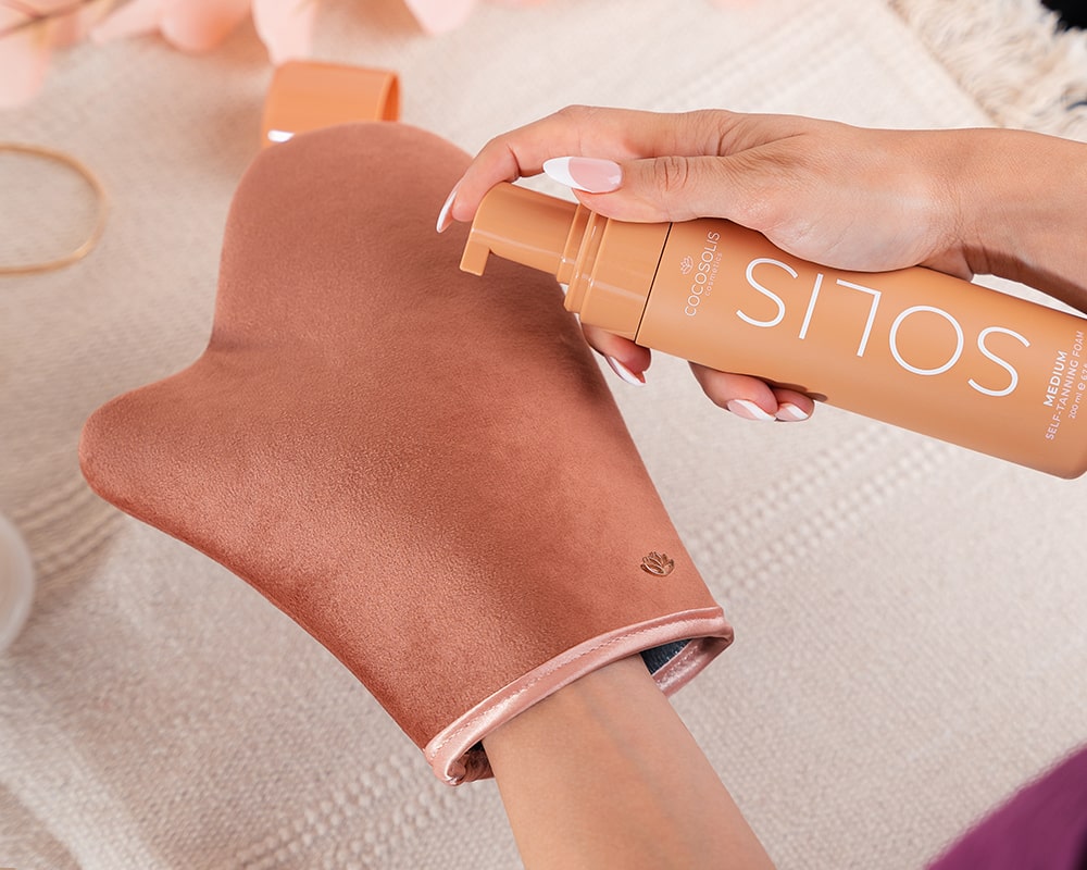 SELF-TANNING MITT