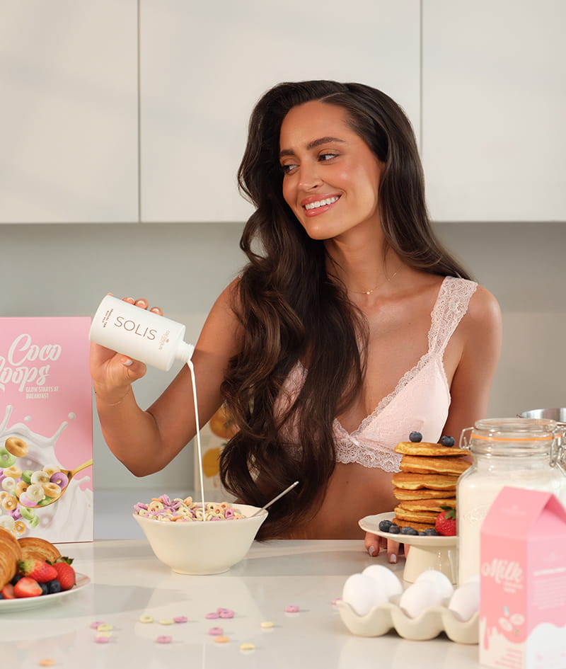 FULL GLOW + GIFT: SOLIS серум за лице придава естествено изглеждащ тен и има антиейдж ефект. SOLIS мляко за тяло дава ежедневна хидратация и адаптиращ се към цвета на кожата тен, който се натрупва с всяко нанасяне. Self-tanning mitt е кадифена ръкавица за нанасяне, с която тенът е безупречно равномерен, без петна и ивици. Gelato Bag е подарък от нас: вземи я, преди да се стопи.