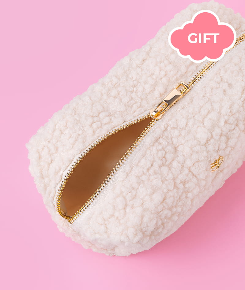 GOOD HAIR DAYS + GIFT: Шампоан и балсам GROW създават перфектните условия за растеж и оставят косата чиста, мека и лъскава. Мултифункционалният балсам без отмиване ONE носи 12 ползи за косата, прави я лесна за оформяне и я защитава от топлина и UV лъчи. Cloud Pouch е подарък от нас: пухкаво бижу в колекцията ви от несесери.