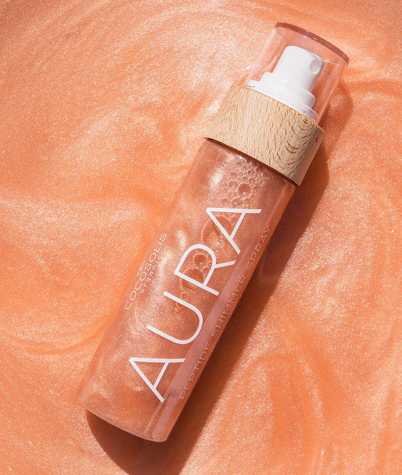 JUICY GLOW: A PEACH felgyorsítja a barnulási folyamatot és ellenállhatatlan barackillattal vonja be a bőrt.  Az AURA finoman világít tetőtől talpig, miközben a peptidek segítségével hidratál.