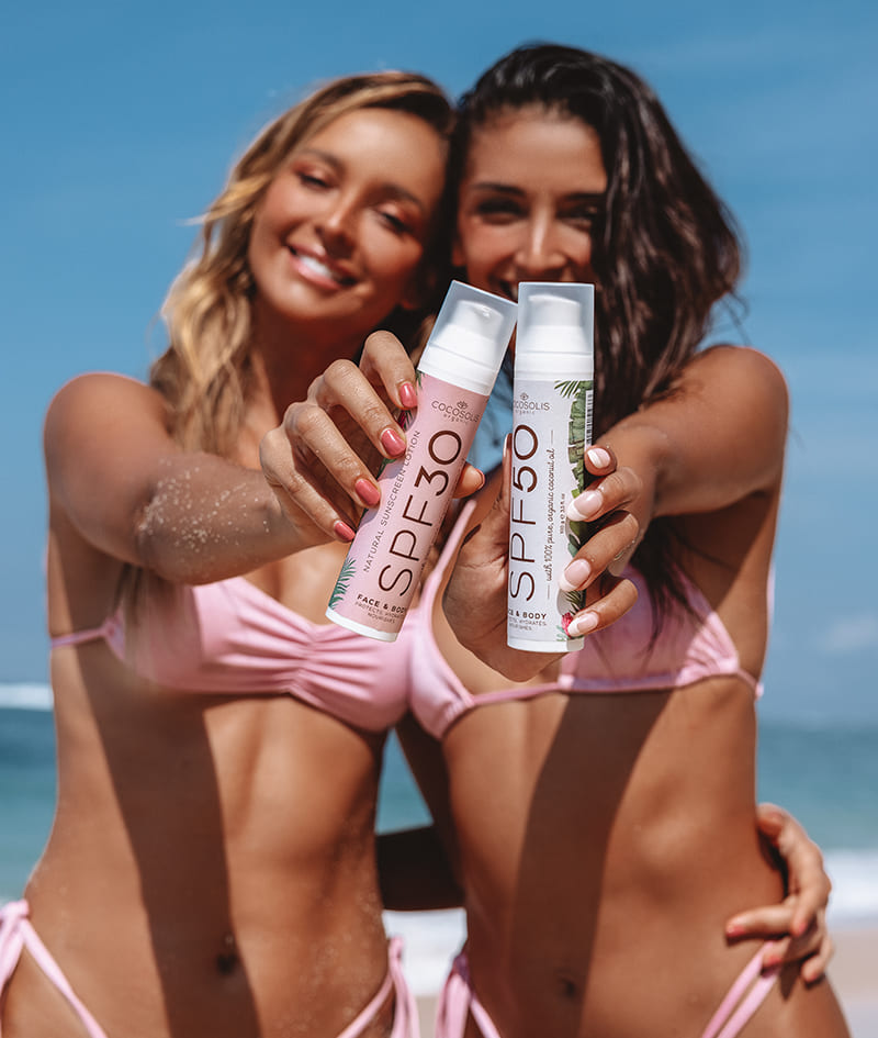 TASTY TAN: Top trio para a praia! O SPF protege a pele quando exposta ao sol, o WATERMELON acelera o acúmulo do bronzeado, enquanto o GLOW proporciona um brilho lindo e hidrata.